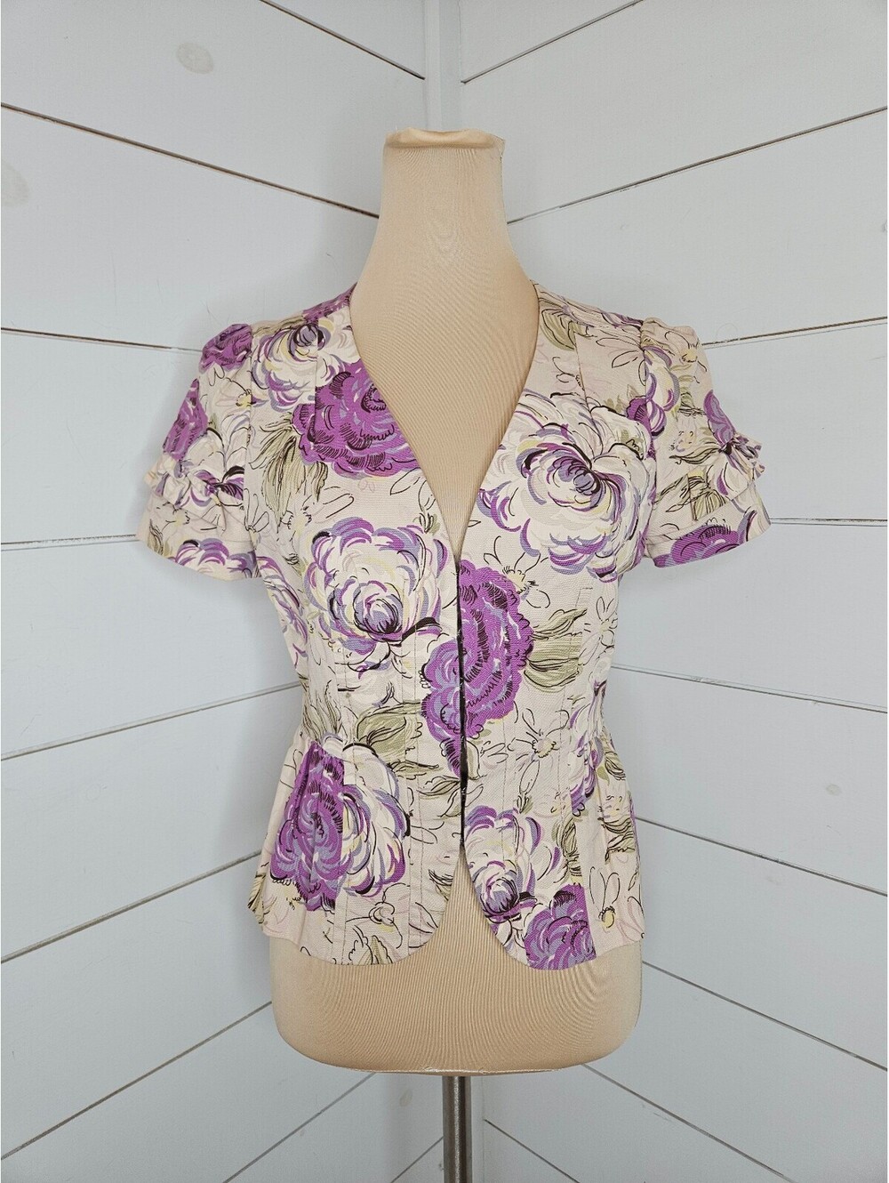 Elevenses size 4 cream & purple floral short sleeve blazer with pleats